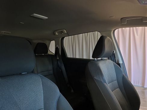 Used 2024 Nissan Rogue SV FWD image 19
