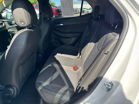 Used 2024 Buick Encore GX Preferred FWD image 18