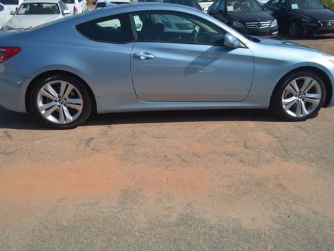 Used 2011 Hyundai Genesis 2.0T image 11
