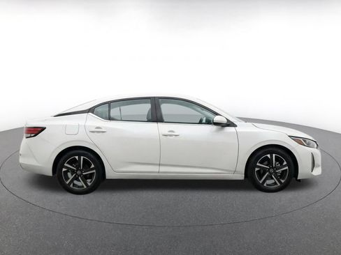Used 2025 Nissan Sentra SV FWD image 10