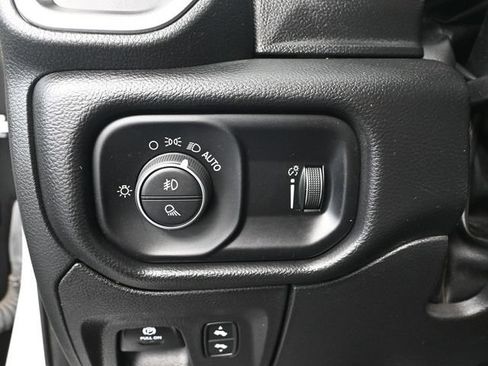 Used 2022 RAM 1500 Big Horn AWD/4WD image 36