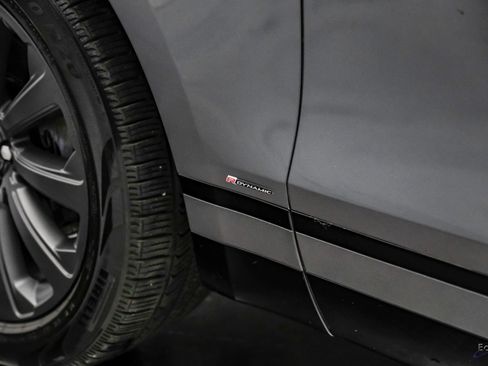 Used 2018 Land Rover Range Rover Velar R-Dynamic SE image 34