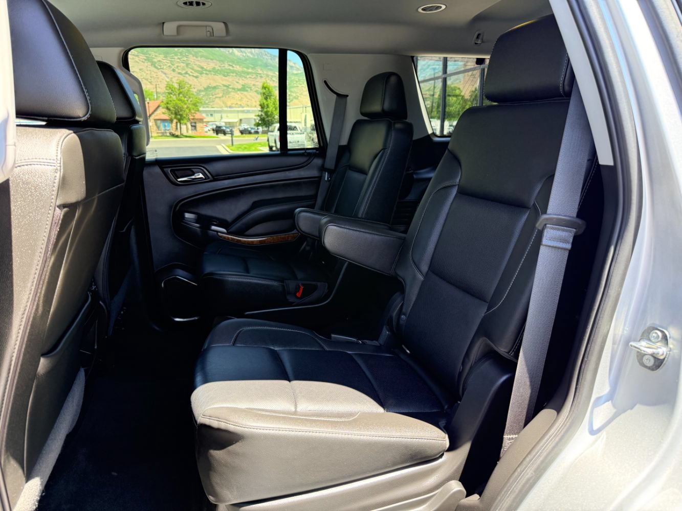 Used 2018 Chevrolet Tahoe Premier AWD/4WD image 24