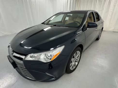 Used 2015 Toyota Camry XLE w/ Convenience Package FWD image 7