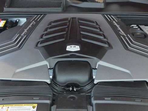 Used 2020 Lamborghini Urus AWD/4WD image 41