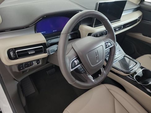 Used 2023 Lincoln Nautilus AWD image 15