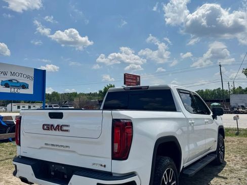 Used 2020 GMC Sierra 1500 AT4 w/ AT4 Premium Package AWD/4WD image 9