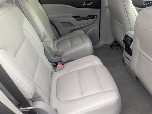 Used 2018 GMC Acadia SLT image 36