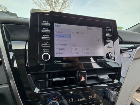 Used 2022 Toyota Camry SE image 20