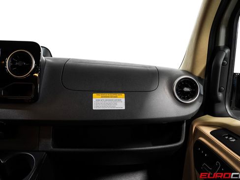 Used 2025 Mercedes-Benz Sprinter 3500 image 29