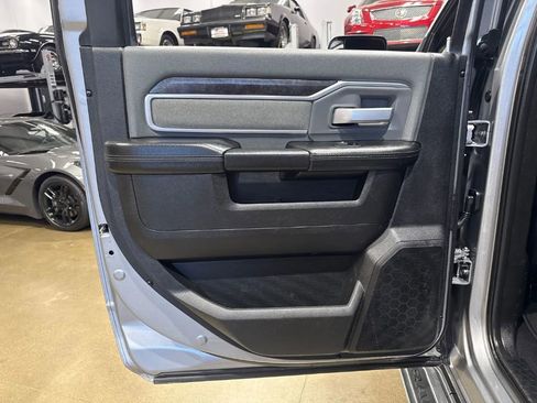 Used 2021 RAM 3500 Big Horn image 26