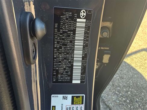 Used 2025 Toyota Corolla SE image 24