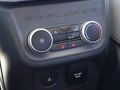 Used 2025 Ford Explorer Platinum w/ Ultimate Package AWD/4WD image 24