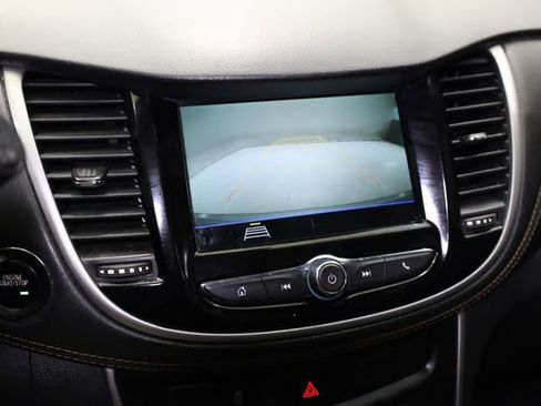 Used 2019 Chevrolet Trax LT w/ LT Convenience Package image 20