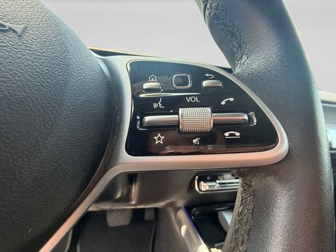Used 2020 Mercedes-Benz GLB 250 w/ Premium Package image 25