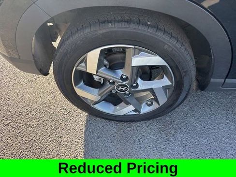 Used 2024 Hyundai Venue SEL image 43