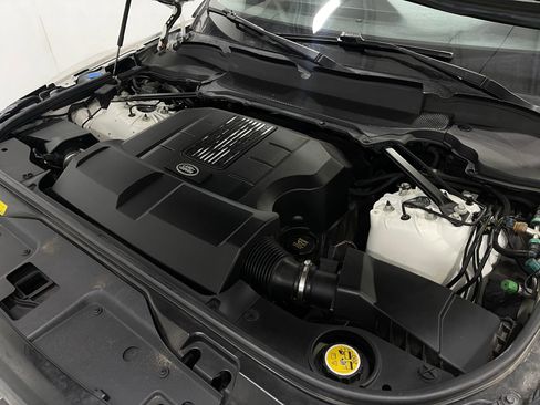 Used 2017 Land Rover Discovery SE image 29