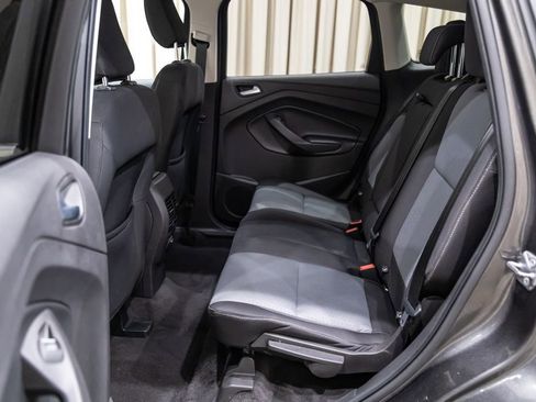 Used 2019 Ford Escape SE FWD image 11