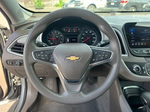 Used 2025 Chevrolet Malibu LT FWD image 22