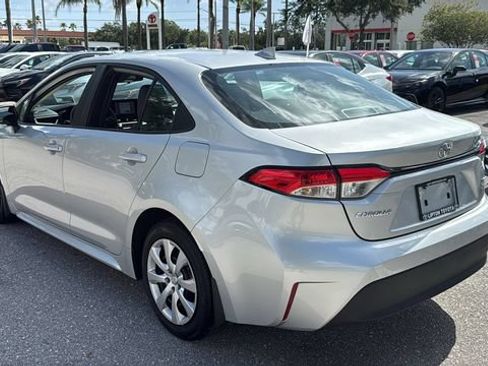 Certified 2025 Toyota Corolla LE FWD image 5