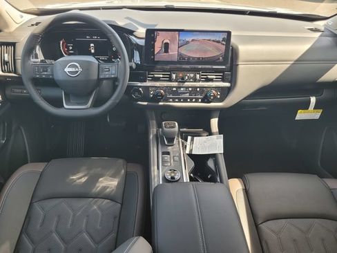 New 2026 Nissan Pathfinder Platinum AWD/4WD image 10