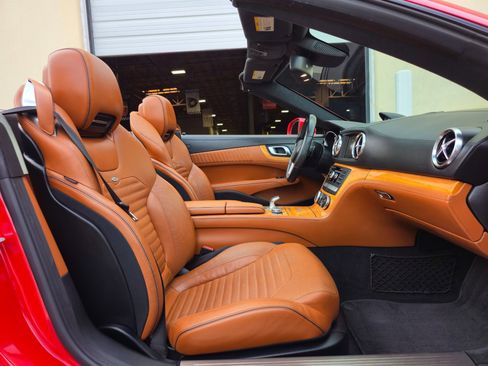 Used 2014 Mercedes-Benz SL 550 image 34
