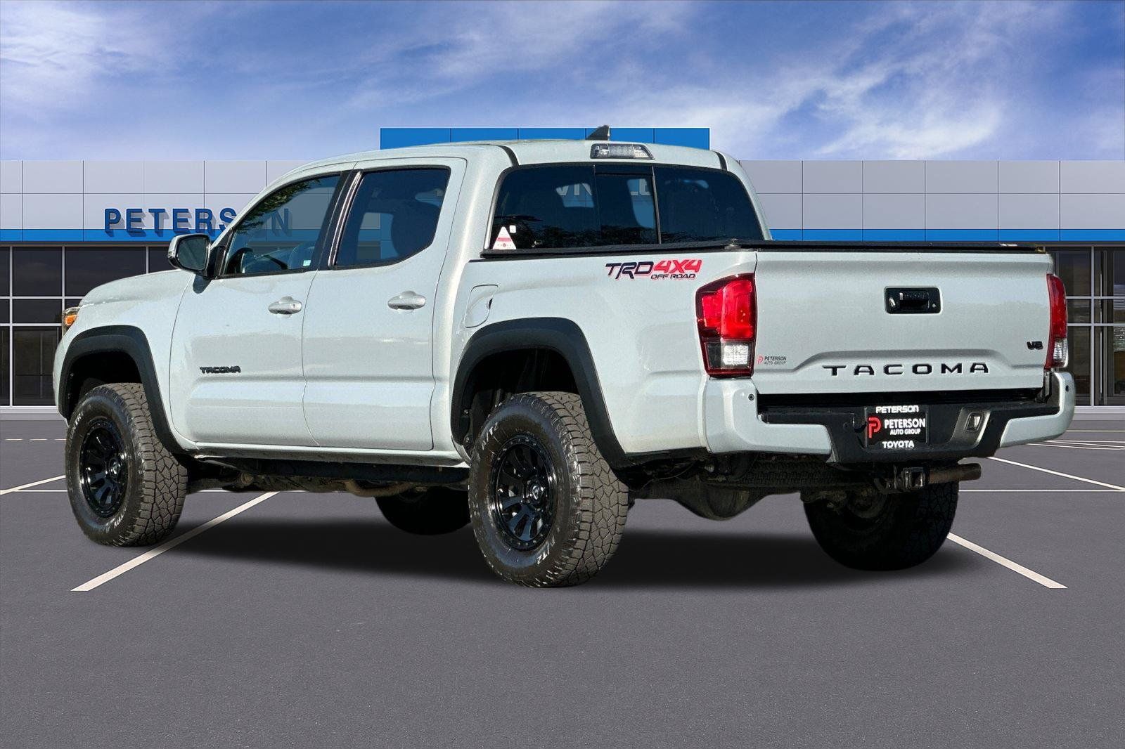 Used 2018 Toyota Tacoma TRD Off-Road w/ Technology Package AWD/4WD image 6