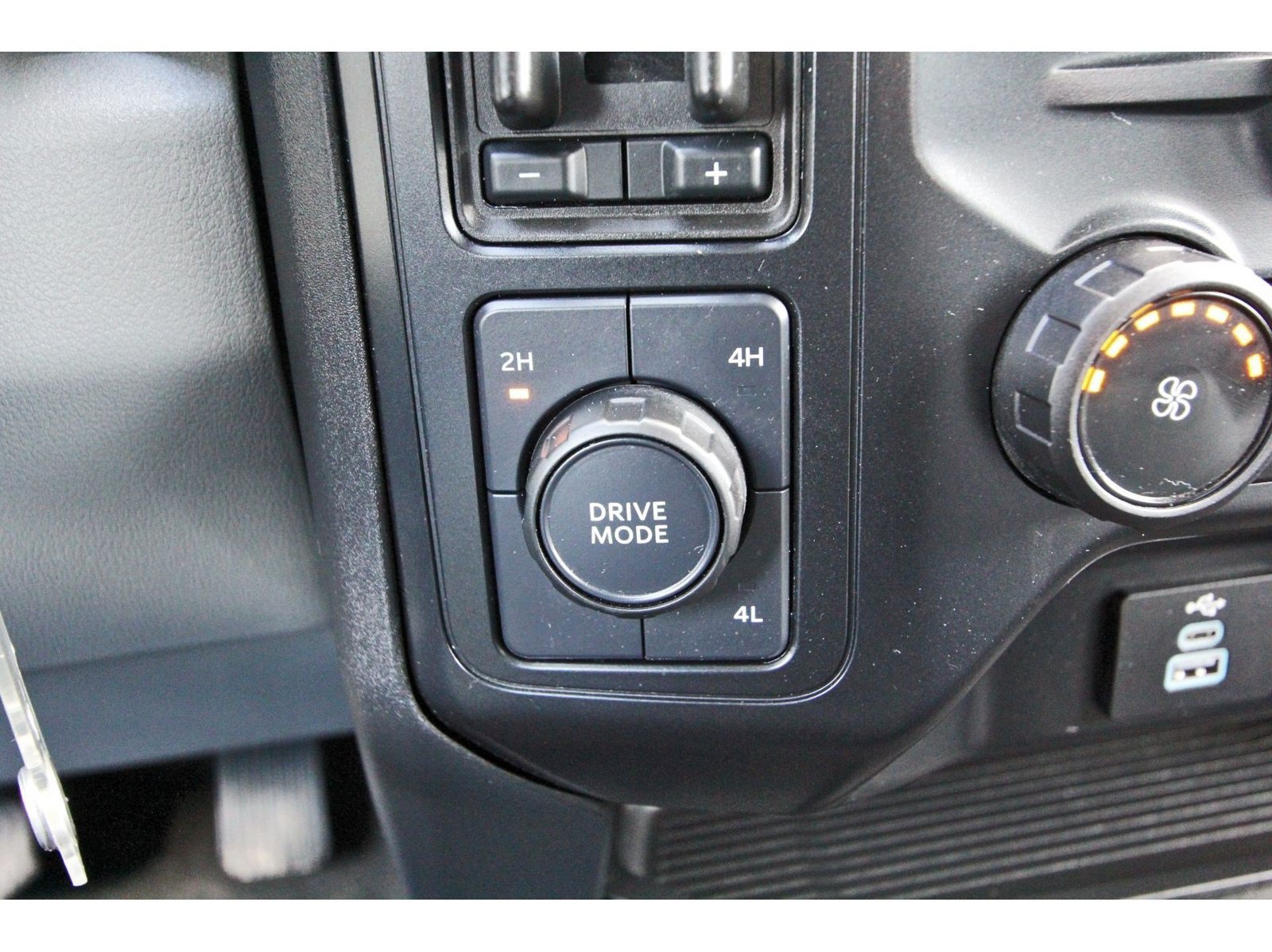 Used 2025 Ford F250 XLT AWD/4WD image 27