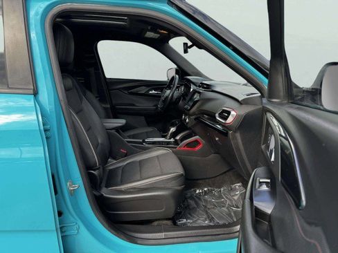 Used 2021 Chevrolet TrailBlazer RS w/ Sun and Liftgate Package image 44