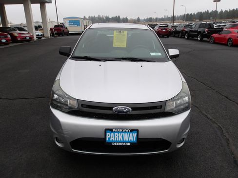 Used 2010 Ford Focus SES image 8