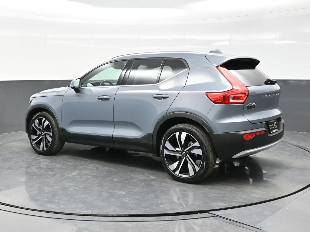Used 2023 Volvo XC40 B5 Ultimate w/ Protection Package Premier AWD/4WD image 4