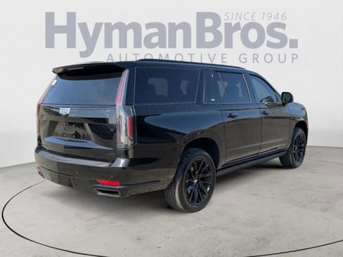 Used 2024 Cadillac Escalade ESV Sport w/ LPO, ONYX Package image 3