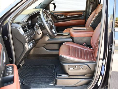 Used 2023 GMC Yukon Denali Ultimate AWD/4WD image 44