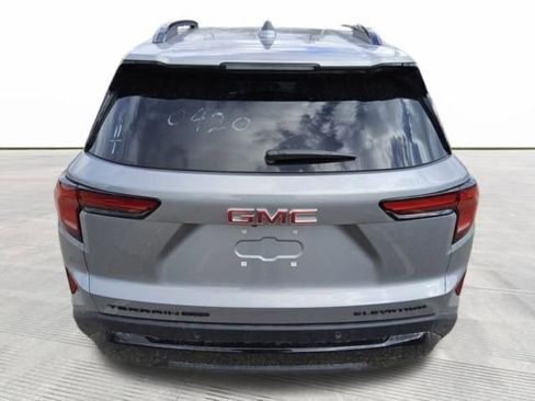 Used 2025 GMC Terrain Elevation w/ Elevation Premium Package image 5
