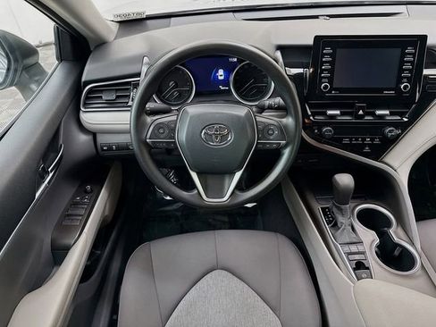Used 2022 Toyota Camry LE image 20