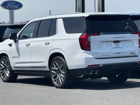 Used 2025 GMC Yukon Denali Ultimate AWD/4WD image 7