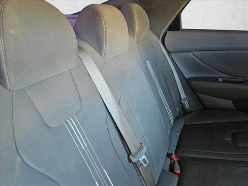 Used 2024 Hyundai Elantra SEL image 21