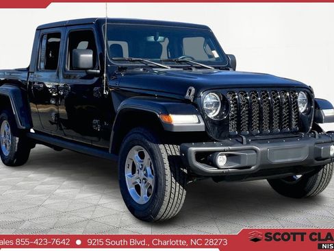 Used 2021 Jeep Gladiator Sport image 1