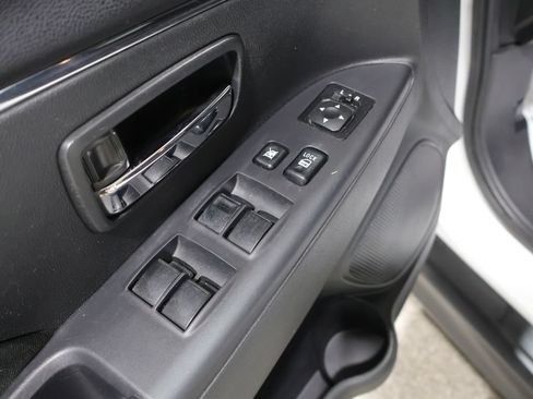 Used 2017 Mitsubishi Outlander Sport ES AWD/4WD image 13