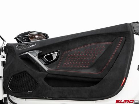 Used 2018 Lamborghini Huracan Performante image 29