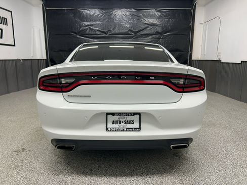 Used 2015 Dodge Charger SE w/ Popular Equipment Group RWD image 5