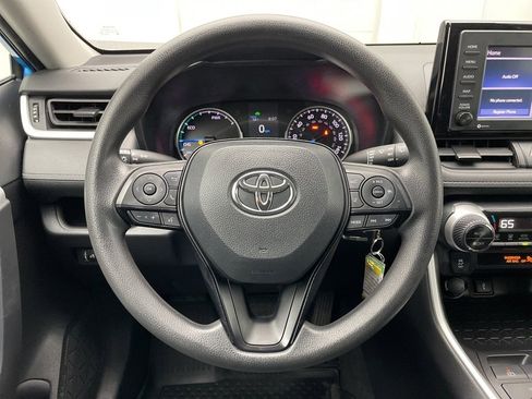 Used 2020 Toyota RAV4 LE image 22