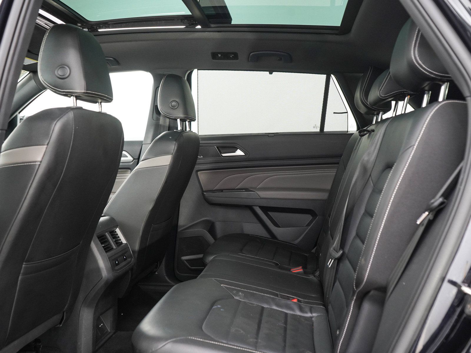 Used 2023 Volkswagen Atlas Cross Sport SEL Premium R-Line AWD/4WD image 17