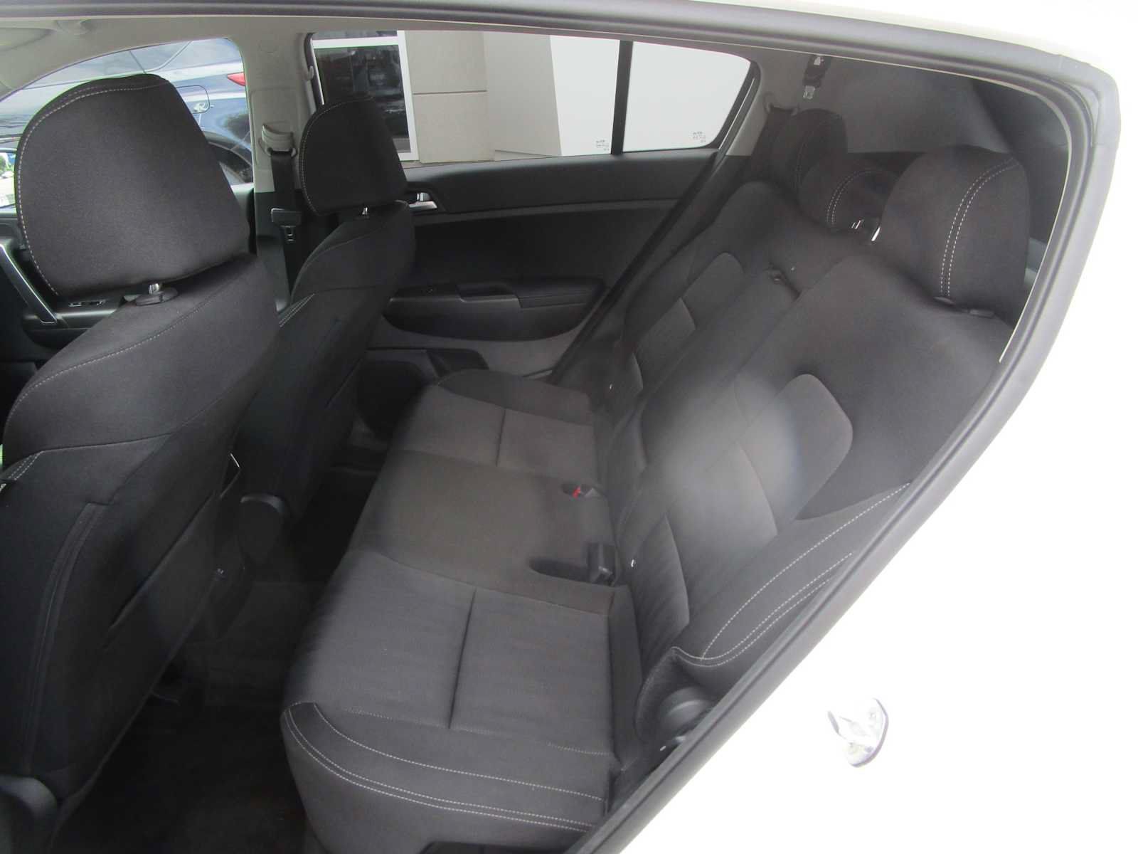 Used 2022 Kia Sportage LX AWD/4WD image 9
