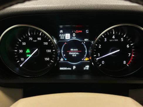 Used 2020 Land Rover Discovery Landmark AWD/4WD image 27