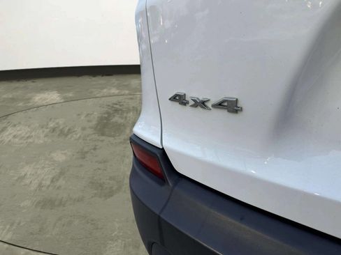 Used 2019 Jeep Cherokee Latitude w/ Cold Weather Group image 24