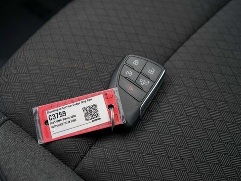 Used 2023 GMC Sierra 1500 Elevation image 23