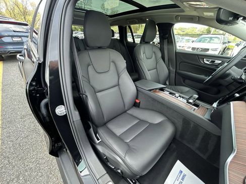 Certified 2025 Volvo V60 B5 Cross Country Plus AWD/4WD image 25