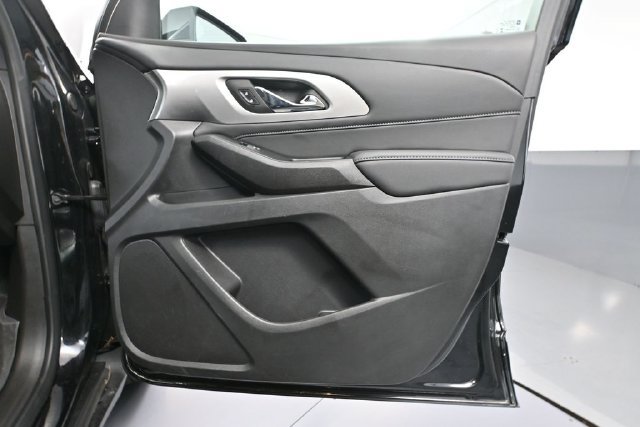 Used 2023 Chevrolet Traverse LT w/ LPO, Floor Liner Package AWD/4WD image 40