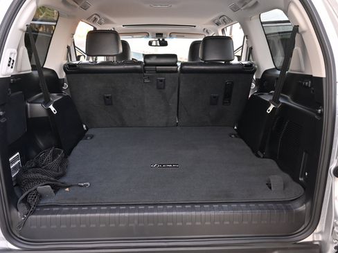 Used 2018 Lexus GX 460 Luxury w/ Preferred Accessory Package image 29